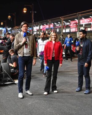 Nicki Shields Instagram - Mixed emotions! Delighted to be stepping into the role of Lead Presenter @fiaformulae @channel4! But that means no more @vernonkay in the paddock 😰💔. Things won’t be the same without our favourite long legged, American football playing, disco dancing DJ from Bolton! @bbcradio2 don’t know how lucky they are to have you! 🙌🏼 

#formulae #presenter #channel4 #motorsport #vernonkay #portland #Oregon #electricracing #womeninmotorsport