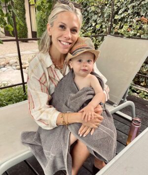 Nicki Shields Instagram - This week I’ve been mostly waddling round Provence.. Making the most of our last holiday for a while! 💖☀️🇫🇷

Loving discovering a part of France I’ve never been to before.. Gordes, Luberon, Roussillon … what a stunning part of the world! 😍☀️Still got a few more days to go if you have any last minute recommendations🙏🏼

The DS7 has been providing us with plenty of fun on the road! 💙

#family #holiday #luberon #gordes #roussillon #pool #southoffrance #discovering #drive #roadtrip #ds7