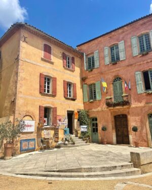 Nicki Shields Instagram - This week I’ve been mostly waddling round Provence.. Making the most of our last holiday for a while! 💖☀️🇫🇷

Loving discovering a part of France I’ve never been to before.. Gordes, Luberon, Roussillon … what a stunning part of the world! 😍☀️Still got a few more days to go if you have any last minute recommendations🙏🏼

The DS7 has been providing us with plenty of fun on the road! 💙

#family #holiday #luberon #gordes #roussillon #pool #southoffrance #discovering #drive #roadtrip #ds7