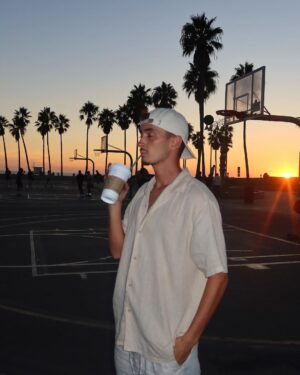 Nicolas Couteau Instagram - On reste toujours dans la vibe Sunset à Venice Beach quoi 🌴🇺🇸