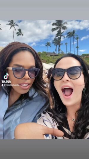 Nicole Stuart Instagram - “Luck Is What Happens When Preparation Meets Opportunity.” 🌟💫✨🌞 

#maui 🙏🏻♥️ #Oprah # @totalbodybeautiful @mothersintolivingfit @andreaorbeck gratitude