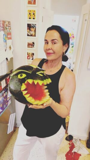 Nicole Stuart Instagram - #saturdayshenanigans I’m super proud of my Dinosaur fruit bowl!! 🦖🦕🦖🦕 have been prepping for days now for my boys birthday party … was supposed to be super easy and simple at the park ~ I’ve realized Easy and simple are not a part of my vocabulary 🤣😂🤣😂 I enjoy making things like this super creative, fun and always learning. Something new.  I highly recommend making one 😍🌸🦋⁣
.⁣
.⁣
.⁣
.⁣
.⁣
#chemistry #dinosaur #dinosaurbirthday #dinosaurcake #dinosaurparty #dinosaurpartyideas #dinosaurs #dinosaursofinstagram #educationaltoys #edutoys #festainfantil #jurassicpark #jurassicworld #partyfavors #physicsfun #satisfying #science #scienceart #sciencefacts #scienceisawesome #scienceiscool #sciencejokes #sciencelover #sciencememes #sciencenerd #sciencerocks #sciencerules #sciences #scienceworld