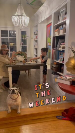 Nicole Stuart Instagram - Doesn’t get better than having your mom and kid play chess!! ♟️♟️♟️Family time…♥️🦋♥️