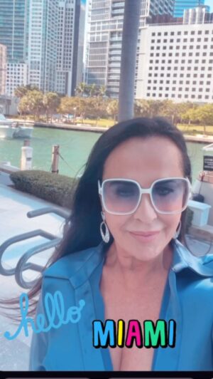 Nicole Stuart Instagram - Happy #humpday thank you @booksandbooks for our booking signing @totalbodybeautiful and @gennaonthemark for setting up our workshop today and @mothersintolivingfit who planned this trip but ugh had to cancel! We miss you😍 and @cathycardenaspr for inviting up to Wooshi World Celebrity Basketball Classic @flalivearena @andreaorbeck and I are having a blast we are so grateful 😍♥️🌸⁣
.⁣
.⁣
.⁣
.⁣
.⁣
#brickell #charity #charitychallenge #charityevent #charityfundraiser #charityrun #charityshopfinds #charitytuesday #charitywork #dogood #education #florida #giveback #goodcause #help #losangeles #miami #miamibloggers #miamiflorida #miamihairstylist #miamiheat #miamilife #miamilifestyle #miamiphotographer #southbeach #southflorida