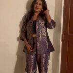 Nidhi Subbaiah Instagram – Shiny sparkly nights in Coorg 💜
Wearing @laxmikrishnaofficial 😘
HMU @krishnastudio869 💗