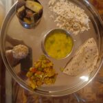 Niharica Raizada Instagram - Satvik Bhojan and Ayurvedic Treatment This is life At the @abhyasschoolofyoga With the spiritual healers. #NiharicaRaizada #AyurvedForLife