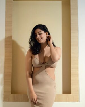 Niharica Raizada Instagram - Call me the New Year.

#NiharicaRaizada 

Shot by @rajanstudios 
Makeup and Hair by @reenakapur_makeovers_