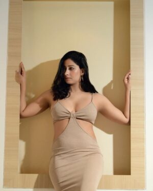 Niharica Raizada Instagram - Call me the New Year.

#NiharicaRaizada 

Shot by @rajanstudios 
Makeup and Hair by @reenakapur_makeovers_
