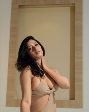 Niharica Raizada Instagram - Call me the New Year.

#NiharicaRaizada 

Shot by @rajanstudios 
Makeup and Hair by @reenakapur_makeovers_