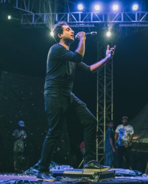 Nikhil D'Souza Instagram - Throwback to this moment @revelsmit Manipal 2 weeks ago. Whoever thought the main event would turn out to be a rain soaked 20 min acapella concert! 
I’ll remember this, and you guys, and I hope you do too. 🍻 

Photos: MIT Revels Photography Club