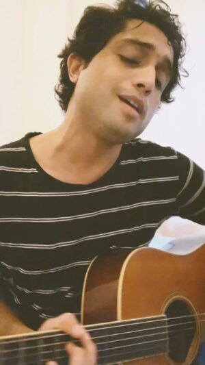 Nikhil D'Souza Instagram - Midnight jammin’ with James Bay’s “Let it go”

#singersongwriter #latenight #cover #jamesbay #acoustic