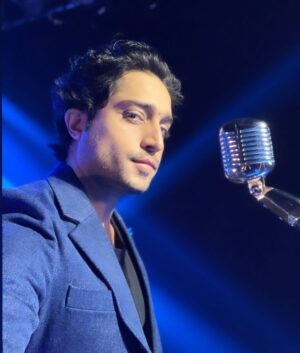 Nikhil D'Souza Instagram - So I did a ‘refresh’ version of one of my classic songs for @sonymusicindia .. coming out 12th feb. Any guesses which song this is? 🤔 
(Check my story for clues)

#sonymusicrefresh #newclassics @ajay_singha_music_life