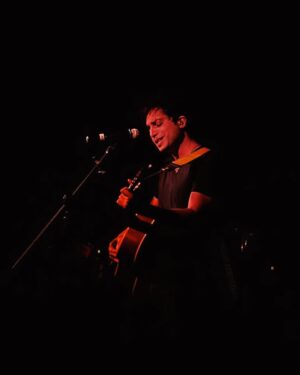 Nikhil D'Souza Instagram - Last night on the Saiyaara Tour saw us play to a fantastic crowd @opabarandcafe .. It was absolutely ❤️ to see how many of you sang along to the Indie tunes as much as the Bolly ones. 
Thanks for coming out on a Sunday night, Mumbai! 
📸: @jungannnnn , @soundinstore 

#saiyaara #saiyaaraTour #singersongwriter #gig #concert