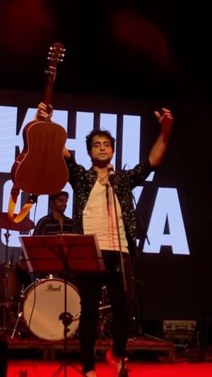 Nikhil D'Souza Instagram - Thank you @juet.dequinox for a beautiful evening. You guys were on 🔥 
#juet 
Video courtesy @razzzdp 
Band: @zohranmiranda @brenttauromusic @diashansel @_mitchmurray @chinmayharshe 

Thanks as always @jrnyentertainments