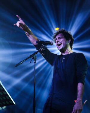 Nikhil D'Souza Instagram - Good morning, @music.nmims.navimumbai .. We sure had a crazy time last night, didn’t we? I think Because because because was the stand out song for me. (Must release soon). Tag your friends here if they were with you and singing along.

📸: @ziyaadmedia @snapfolio_studios @om_bhiwapurkar