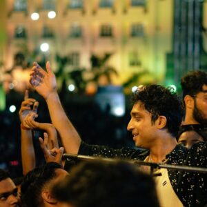 Nikhil D'Souza Instagram - @royalglobaluniversity you guys sang along to the indie songs as much as the bolly ones. We had an incredible night and hope you did too ;) 

📸 @the_stalwart._ @hussain___kamran