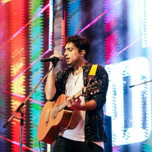 Nikhil D'Souza Instagram - @royalglobaluniversity you guys sang along to the indie songs as much as the bolly ones. We had an incredible night and hope you did too ;) 

📸 @the_stalwart._ @hussain___kamran