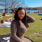 Nikita Uggla Instagram - Together with Zalando, I’ve created my local vibe in Stockholm. With some of my favorite Nordic brands, I’ve put together the perfect outfit for a picknick in Rålis! Nothing beats a picnic with friends in Rålis with the water behind us and good food♥️ #whatsyourvibe #sthlmvibe @zalando Rålambshovsparken