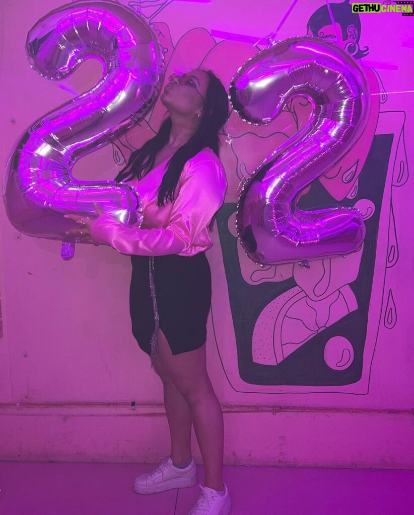 Nikita Uggla Instagram - It was pink! 💕 Under Bron