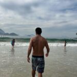 Nikolas Antunes Instagram - Primeiro mergulho do segundo dia do meu ano OBRIGADO ❤️