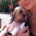 Nikoletta Ralli Instagram - Καλό ταξίδι πράσινο μου μίλι! Τίποτα δεν θα είναι το ίδιο χωρίς εσένα. Ούτε το πρωί που ξυπνάω, ούτε το βραδυ που πηγαίνω για ύπνο, ούτε οι διακοπές, ούτε οι χαρές ούτε οι λύπες. Δεν μπορω να σκεφτώ αλλο πλάσμα σε αυτή την γη, που να με στήριξε τόσο και να με αγάπησε όσο εσύ. Μου έμαθες όμως και εσυ να αγαπώ, να προστατεύω, να φροντίζω.. 15 χρόνια πιστης φιλίας, ανιδιοτελούς αγάπης. 15 χρόνια καθημερινότητας με αγκαλιές, να αφήνω την πόρτα να μπορεί να βγει η candy, θα είναι ωραία εκεί θα αρέσει και στην candy, δεν έρχομαι εάν δεν μπορεί να έρθει η candy…Το παιδάκι μου το πρώτο, η καλύτερη μου φίλη, το πράσινο μου μίλι… Έφυγες, αλλά θα είσαι εδώ για πάντα♥️