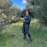Nikoletta Ralli Instagram - Σαν την φύση δεν έχει🌳🏡 Είναι στιγμές που απορώ, τι κάνω (κάνουμε) στην Αθήνα;! Ρητορική ερώτηση προφανώς…την απάντηση την ξέρω.. Πλατανος ΑΧΑΙΑΣ