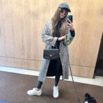 Nina Dobrev Instagram - we could all use a lil magic right now 🐰 🎩 New York City