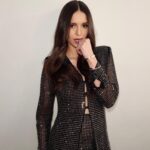 Nina Dobrev Instagram - #TheOutlaws Press day 🖤