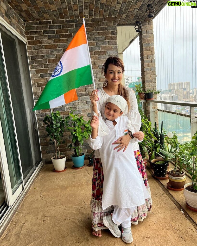 Nisha Rawal Instagram - 🇮🇳 Happy Independence Day!