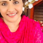 Nisha Sarangh Instagram - 𝑀𝑎𝑦 𝑦𝑜𝑢𝑟 ℎ𝑒𝑎𝑟𝑡 𝑏𝑒 𝑙𝑖𝑔ℎ𝑡, 𝑦𝑜𝑢𝑟 𝑐𝑒𝑙𝑒𝑏𝑟𝑎𝑡𝑖𝑜𝑛𝑠 𝑏𝑒 𝑗𝑜𝑦𝑓𝑢𝑙, 𝑎𝑛𝑑 𝑦𝑜𝑢𝑟 𝑡𝑖𝑚𝑒 𝑤𝑖𝑡ℎ 𝑙𝑜𝑣𝑒𝑑 𝑜𝑛𝑒𝑠 𝑏𝑒 𝑓𝑖𝑙𝑙𝑒𝑑 𝑤𝑖𝑡ℎ 𝑤𝑎𝑟𝑚𝑡ℎ 𝑎𝑛𝑑 𝑙𝑎𝑢𝑔ℎ𝑡𝑒𝑟. 𝑊𝑖𝑠ℎ𝑖𝑛𝑔 𝑦𝑜𝑢 𝑎 ℎ𝑜𝑙𝑖𝑑𝑎𝑦 𝑠𝑒𝑎𝑠𝑜𝑛 𝑓𝑢𝑙𝑙 𝑜𝑓 𝑙𝑜𝑣𝑒, 𝑝𝑒𝑎𝑐𝑒, 𝑎𝑛𝑑 ℎ𝑎𝑝𝑝𝑖𝑛𝑒𝑠𝑠. 𝑀𝑎𝑦 𝑡ℎ𝑒 𝑠𝑝𝑖𝑟𝑖𝑡 𝑜𝑓 𝐶ℎ𝑟𝑖𝑠𝑡𝑚𝑎𝑠 𝑏𝑟𝑖𝑛𝑔 𝑦𝑜𝑢 ℎ𝑜𝑝𝑒 𝑎𝑛𝑑 𝑖𝑛𝑠𝑝𝑖𝑟𝑎𝑡𝑖𝑜𝑛 𝑓𝑜𝑟 𝑡ℎ𝑒 𝑐𝑜𝑚𝑖𝑛𝑔 𝑦𝑒𝑎𝑟. 𝑀𝑒𝑟𝑟𝑦 𝐶ℎ𝑟𝑖𝑠𝑡𝑚𝑎𝑠 𝑎𝑛𝑑 𝑎 𝐻𝑎𝑝𝑝𝑦 𝑁𝑒𝑤 𝑌𝑒𝑎𝑟! ✨