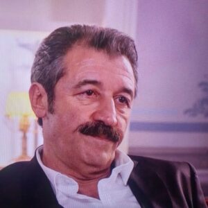 Nizam Namidar Instagram - değiştiremeyeceğin şeyler için harap etmek yerine kendini, değiştirebileceğin şeylere harca enerjini umutla, yılmadan usanmadan