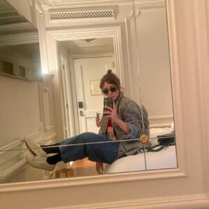 Noël Wells Instagram - 🕰☁️🌃✌🏻❤️