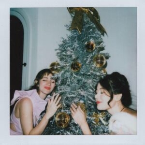 Noël Wells Instagram - 🎄🎀
