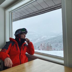 Noah Schnapp Instagram - Big ski guy