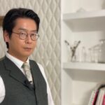 Norihiro Urai Instagram - 祇園行くたび変な格好したり、前髪めちゃくちゃあげたり、ヒーゴーしたりしています。 #アキナさん #とある収録ですごく髪をキメてもらう #セルライトスパ肥後さん #水族館のおさかな