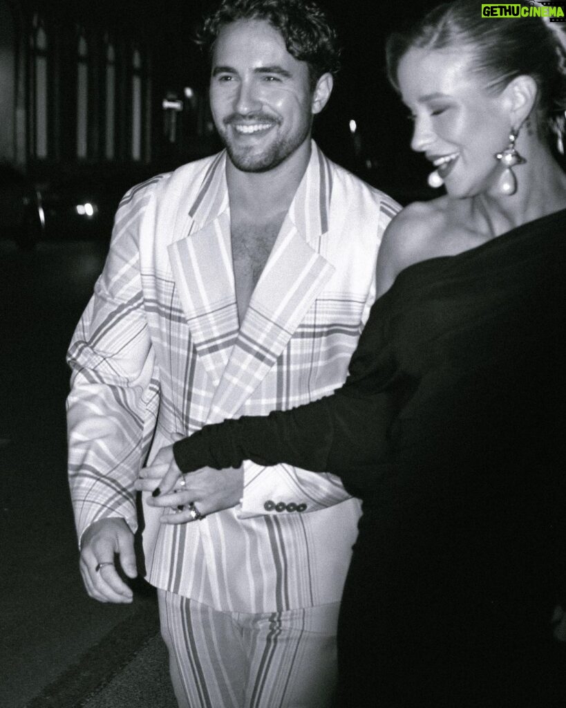 Olivier Dion Instagram - Soir de gala with my partner in crime 🌹 📸: @rosalietellier Glam team: Dress @maisonlprn Suit @viviennewestwood from @ssensemontreal Mua @makeupby.sonia Hair @brookecolours @pinklablondeclub ADISQ