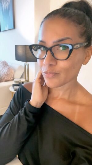 Page Turner Instagram - It’s Sunday, but I needed a SONday to get back on track!  I was zapped yesterday, but today’s a NEW DAY and I’m back at it!! 

Oh … and check out my good friend @karenfagan - She is a life coach and has sooo many great life tools & tips to add to your life when the world is steadily trying to subtract!! 

Happy SONday Fam!! What cha’all up to!
