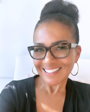 Page Turner Instagram - Saturday.  But I’m taking it easy like a Sunday morning when I have sooo much to do 😭😭 … 

I’m just soooo sick of this gloom in LA 😭😭 We pay toooo much to live here for the weather to act like this 🤣🤬 .. But gotta push through & lean on the SONshine, put a grateful smile on my face & square my shoulders to knock out this workout & get to this life-changing wErk!! 

What cha’all doin today Fam?! I SHOULD be baking in the sun at the 🏝️or 🏊🏽‍♀️ 😭😭 OMG I’m  such a baby today with all this complaining 🤣 Let me dip in the grateFULL pool and check myself!! 🤣🤣🫣. #wityfakesmile 😂😂
