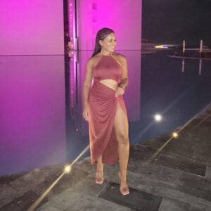 Page Turner Instagram - Experiencing Peace + Plenty with likes of mind .. Dinner in the Nido nest was amazing …. ❤️Sisters 
.
.
.
And I’m also experiencing a sweat spot on my dress  because that Cabo heat did not play with your girl 🤣🤣🤣 #prettylikealady #sweatlikeaman 🤣🙋🏽‍♀️🫣 #athlete #mybodythoughtitwastimetoworkout 🤣🤣
