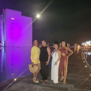 Page Turner Instagram - Experiencing Peace + Plenty with likes of mind .. Dinner in the Nido nest was amazing …. ❤️Sisters 
.
.
.
And I’m also experiencing a sweat spot on my dress  because that Cabo heat did not play with your girl 🤣🤣🤣 #prettylikealady #sweatlikeaman 🤣🙋🏽‍♀️🫣 #athlete #mybodythoughtitwastimetoworkout 🤣🤣