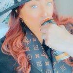 Paige Nicole Mayo Instagram - That @eboost super fuel is powering me through another crazy travel day! 🙌🏻 🍊 Natural caffeine is the way to go. No jitters and seriously helps with the jet lag! ✈️ **As discussed on @gawtv in our New Years episode! Check it out. Link in bio!