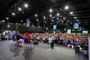 Paige Nicole Mayo Instagram - Just an intimate little powwow with the cast of #Arrow! 🏹 Another fun highlight from @comicconscotland. (And yes, wrestling friends, I OF COURSE talked shop with @stephenamell and we bonded over a mutual appreciation for the brilliant @americannightmarecody 🥰) 
.
.
📸: @robertson.creative 
.
.
#Comiccon #arrow #stephenamell #codyrhodes @cw_arrow