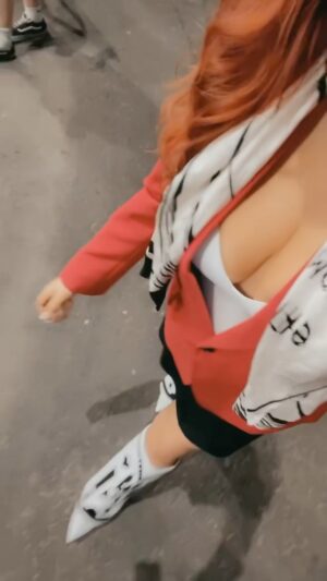 Paige Nicole Mayo Instagram - Wow #Edinburgh! What a turnout! You guys have been an awesome crowd today at @comicconscotland …and there’s so much more to come! 🤩 🏴󠁧󠁢󠁳󠁣󠁴󠁿