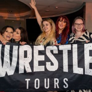 Paige Nicole Mayo Instagram - ✨ What’s the best interaction you’ve ever had with a wrestler?

📸 Share your memories below!

#Wrestling #Wrestlers