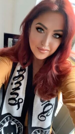 Paige Nicole Mayo Instagram - 😍Wrapped up in PROGRESS @officialsocalval style
 
🧣The official PROGRESS Wrestling Scarf now available at shop.progresswrestling

👇Link below

#PROGRESSWrestling
#wrestlingcommunity