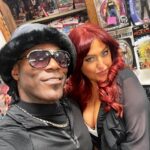 Paige Nicole Mayo Instagram - @dablackpope sighting! 💕 So GREAT to seeya Pope-tart! . . @wrestlinguniversestore thanks for the memories! Flushing Queens, N.Y.