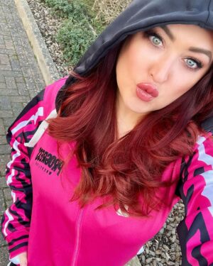 Paige Nicole Mayo Instagram - Had such fun filming a @merchprogressofficial commercial where I pretend to run. On purpose. With no one chasing me! Don’t you ever say I’m not a good actress! 😘 🏃‍♀️ **Get this super stylish fan jacket at a great discount now! Follow @merchprogressofficial and @thisis_progress. Links in bio!