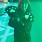 Paige Nicole Mayo Instagram - @officialsocalval giving us the update! 🐾 #comicconliverpool2023 Liverpool Exhibition Centre