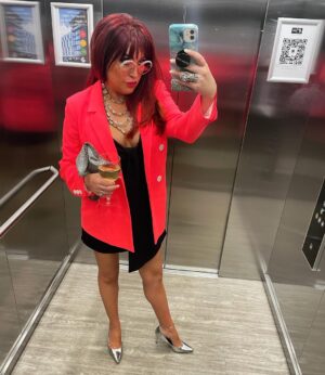 Paige Nicole Mayo Instagram - Mommy’s going OUT-OUT 👠 🍷 #DontWaitUp #SaturdayVibes 
.
.
Blazer: @riverisland 
Bag: @stellamccartney 
Necklace: @draggedoutlondon 
Glasses: @aldo_shoes 
Shoes: @aldo_shoes