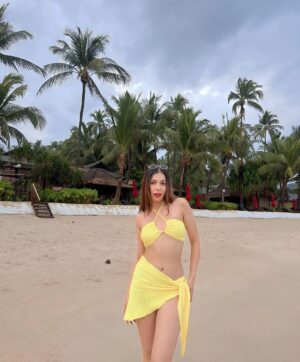Palak Purswani Instagram - consider this a love letter to summer 💌💛